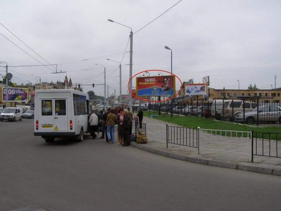 Фото рекламной плоскости по адресу Городоцька К8 ( приміський вокзал, напроти привокзальний ринок)  А