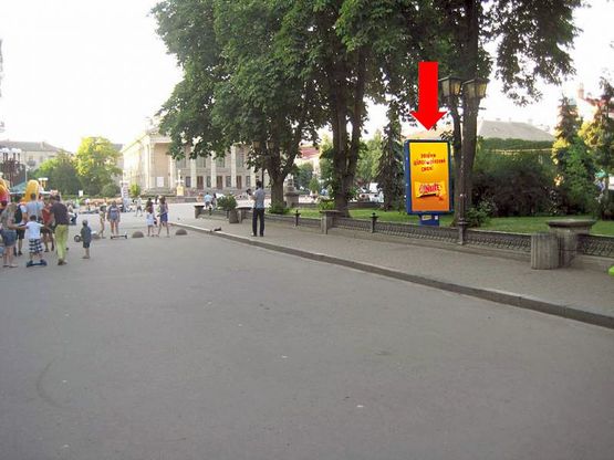 Фото рекламной плоскости по адресу Шевченко бул., возле ТЦ "Галицкий торговый дом"