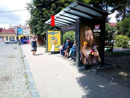 Фото рекламной плоскости по адресу Фединца ул., в сторону пл. Корятовича, остановка