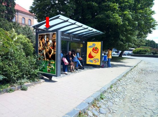 Фото рекламной плоскости по адресу Фединца ул., в сторону ул. Добрянского, остановка