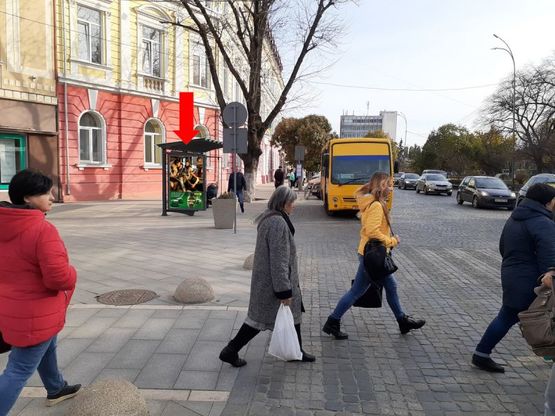 Фото рекламної площини за адресою Шандора Петефи пл., 15, центр, в сторону ул. Станционная, остановка