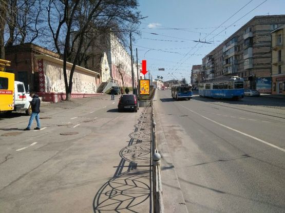 Фото рекламной плоскости по адресу Соборная ул. / Пирогова ул. / Гагарина пл., возле универмага "Винницкий", центрального парка, в сторону Соборной ул.