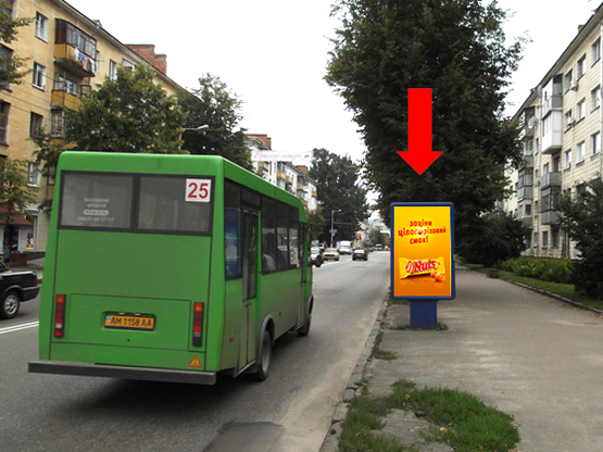 Фото рекламної площини за адресою Киевская ул., 65 / Мазепы ул. (бывш. ул. Мануильского), на светофоре