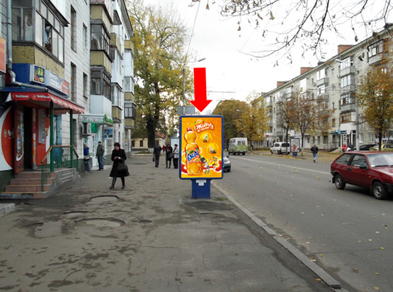 Фото рекламної площини за адресою Киевская ул., 84, возле Приватбанка