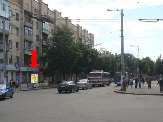 Фото рекламной плоскости по адресу Киевская ул., 96 / ул. Восточная, возле Сбербанка, лобмарда "Благо", на светофоре