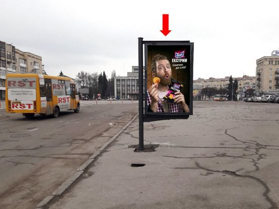 Фото рекламної площини за адресою Соборная пл. / ул. Победы, 1, возле бара "Шульц"