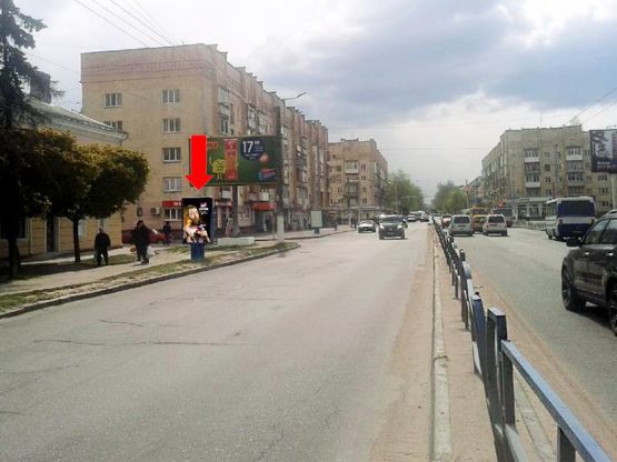 Фото рекламной плоскости по адресу Киевская ул., 100, напротив напротив ТРЦ "Глобал", супермаркетов Фокстрот, Эльдорадо, Комфи, Караван