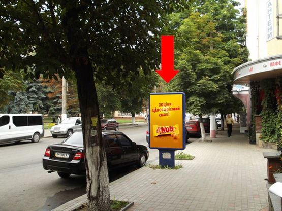 Фото рекламной плоскости по адресу Покровская ул. (бывш. ул. Щорса) ул., 4 / ул. Киевская, возле магазина "Радиодетали"