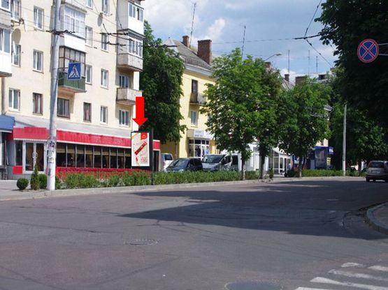 Фото рекламної площини за адресою Победы пл. / ул. Театральная, возле кассы "КийАвиа"