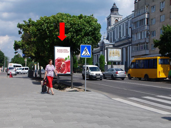 Фото рекламной плоскости по адресу Киевская ул., 1 / пл. Соборная, возле центра обслуживания абонентов Киевстар