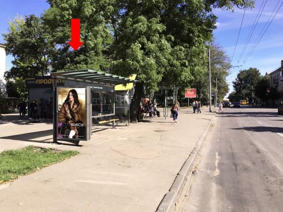 Фото рекламної площини за адресою Киевская ул., 55, остановка "Князей Острожских", из центра