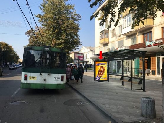 Фото рекламної площини за адресою Киевская ул., 17, остановка кинотеатр «Украина», в центр