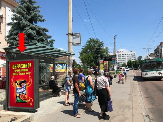 Фото рекламной плоскости по адресу Победы пл., 1/12, возле магазина "ТЕМП", остановка "пл. Победы", центр