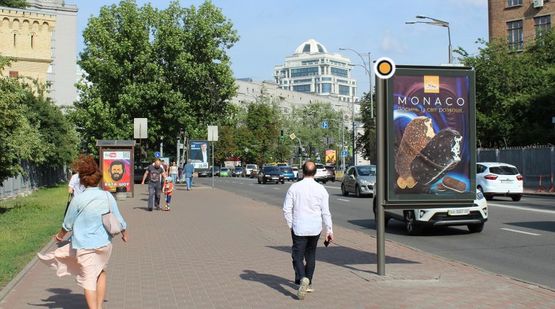Фото рекламної площини за адресою Михаила Грушевского ул.
