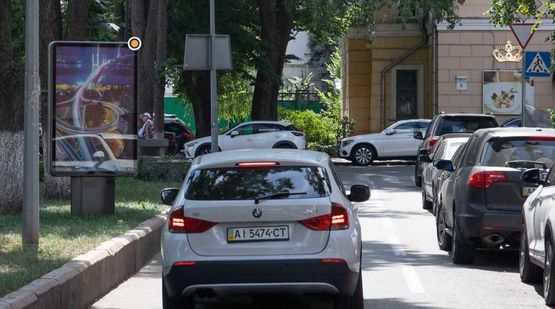 Фото рекламної площини за адресою Липская ул.  разделитель