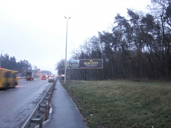 Фото рекламної площини за адресою Пр.Победы/15 км Брест-Литовского шоссе -въезд в город(левое крыло)