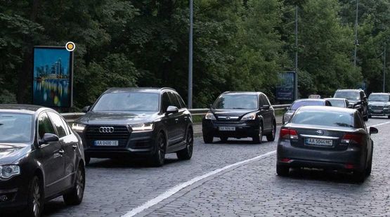 Фото рекламной плоскости по адресу Днепровский спуск 9
