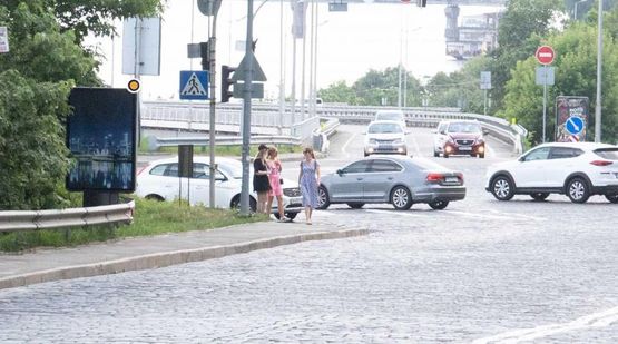 Фото рекламной плоскости по адресу Днепровский спуск 16