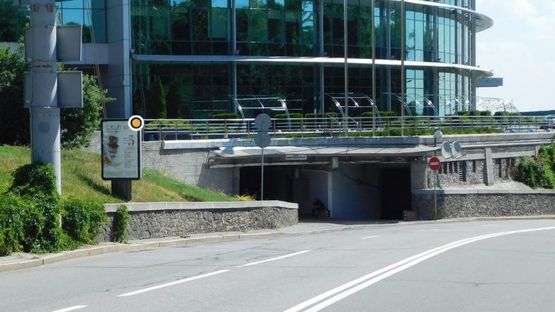 Фото рекламной плоскости по адресу Аллея Героев Крут 1