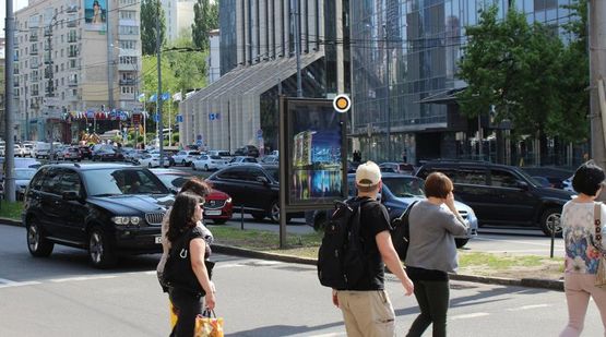 Фото рекламной плоскости по адресу Бассейная ул. разделитель (3)