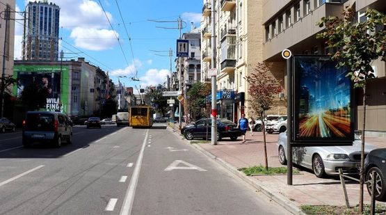 Фото рекламной плоскости по адресу Саксаганского ул. 12