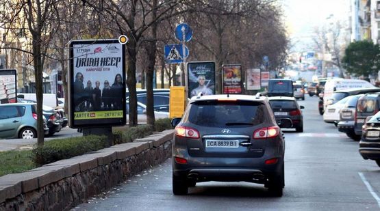 Фото рекламної площини за адресою Антоновича ул. разделитель