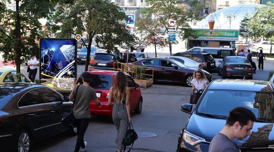 Фото рекламної площини за адресою Бориса Гринченко ул. 1