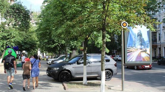 Фото рекламной плоскости по адресу Ивана Мазепы ул. 7