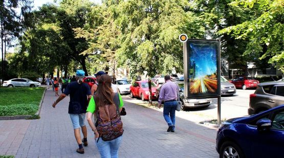 Фото рекламної площини за адресою Институтская ул. 20/8