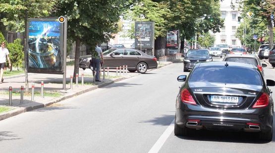 Фото рекламної площини за адресою Шелковичная ул. 10