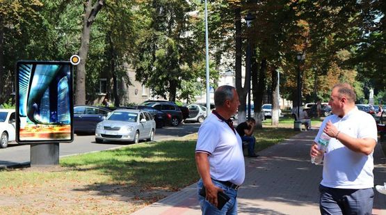 Фото рекламної площини за адресою Липская ул.  разделитель