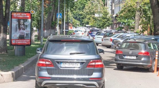 Фото рекламної площини за адресою Липская ул.  разделитель