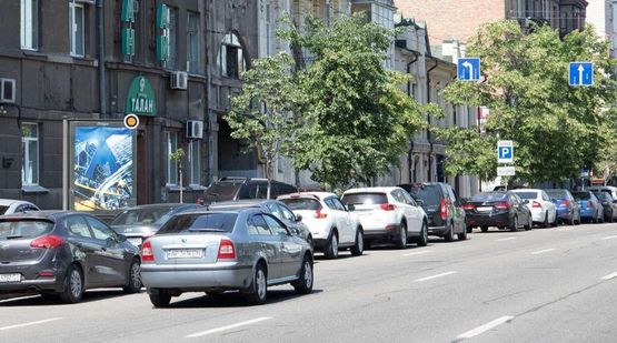 Фото рекламной плоскости по адресу Саксаганского ул. 77