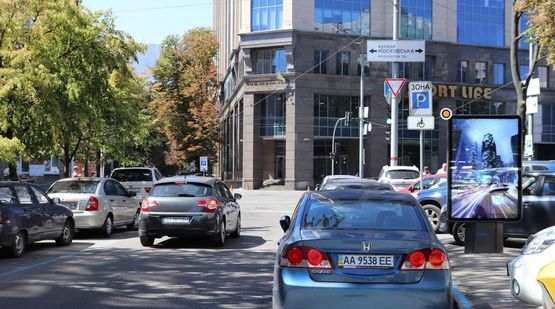 Фото рекламной плоскости по адресу Лейпцигская ул., напротив Спорт Лайфа