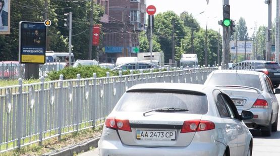 Фото рекламной плоскости по адресу Народного Ополчения ул., разделитель, напротив д.№5, к Федора Эрнста ул.
