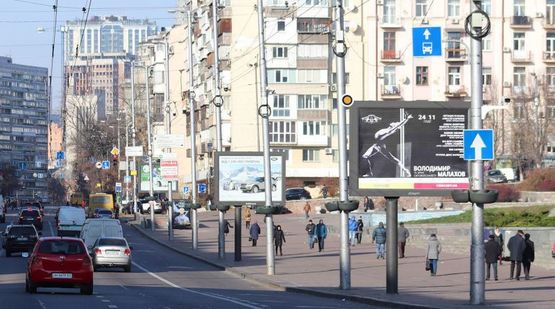 Фото рекламной плоскости по адресу Большая Васильковская ул. М.Дворец Украина