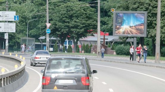 Фото рекламної площини за адресою Телиги Елены ул., напротив д.№12б