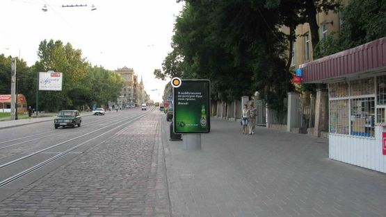 Фото рекламної площини за адресою Городоцкая ул., 42 (напротив левого угла д. 79)