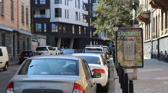 Фото рекламної площини за адресою Заритских ул., в зоне перекрестка с ул. И. Франка, 82