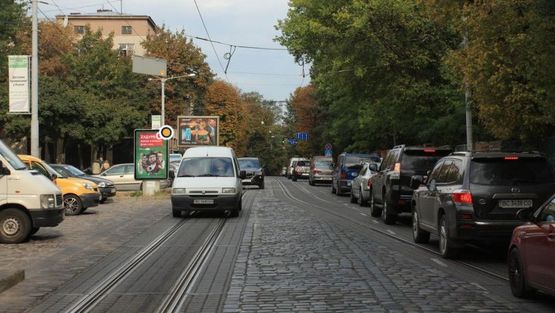 Фото рекламної площини за адресою Мельника ул., 18, возле палаца игровых видов спорта "Украина"