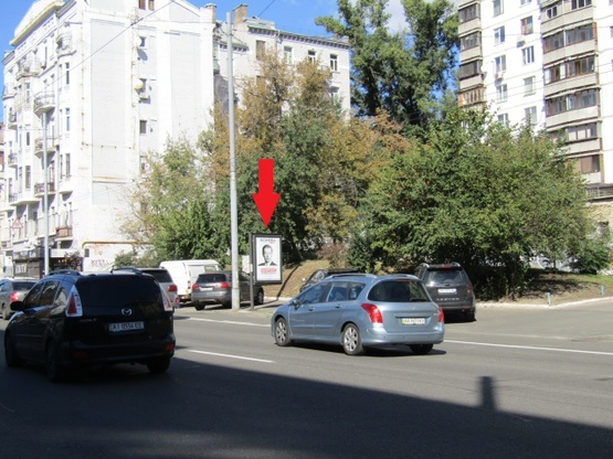 Фото рекламної площини за адресою Саксаганского ул., 54/56 (в сторону Победы просп., Universal банк, Дирекция художественных выставок, возле пиццерии Да Марио)