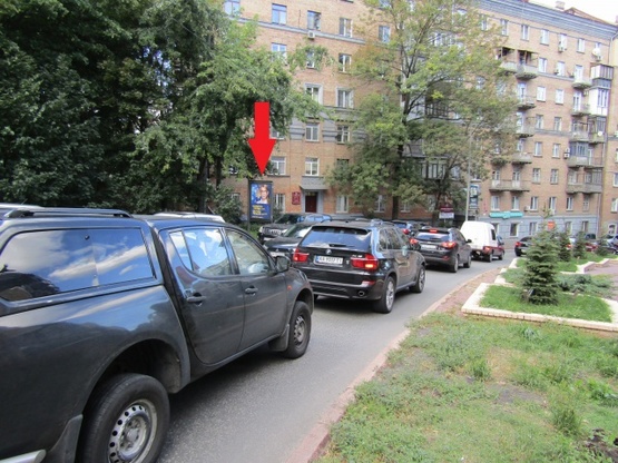 Фото рекламної площини за адресою Кловский спуск, 14, (Правекс Банк, Укртрансгаз, "Bereznitsky Gallery", UniCredit банк, мото "Biker Store"), в направ. Мечникова ул.