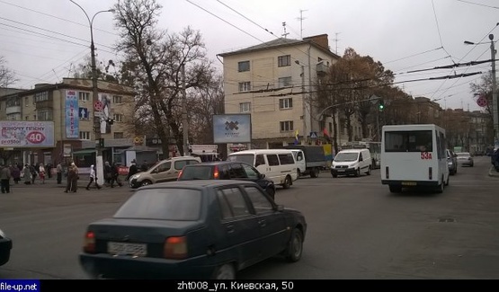 Фото рекламной плоскости по адресу ул. Киевская, 50 (ЦУМ, КОМФИ)