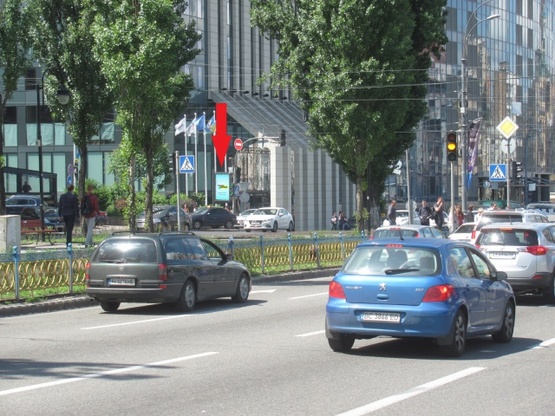 Фото рекламної площини за адресою Ул. Бассейная, 17 на пересечении с ул. Госпитальная