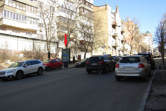 Фото рекламной плоскости по адресу Гончара О. ул. 46/48, в направлении Львовской площади