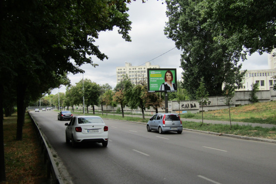 Фото рекламной плоскости по адресу Борщаговская ул. 46\1 (ТРЦ "Мармелад", парк им.Е.Телиги) , в направ. Космонавта Комарова просп.