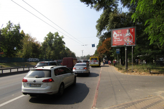 Фото рекламной плоскости по адресу Телиги Е. ул. 37 (супермаркет "АТБ"),  в направл. ст.метро Дорогожичи