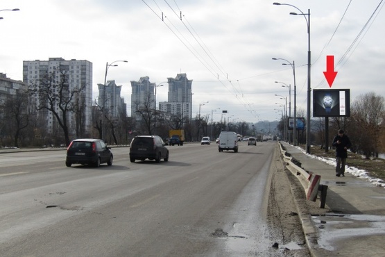 Фото рекламной плоскости по адресу пр-кте Воссоединения , через дорогу Макдональдс, в сторону центра