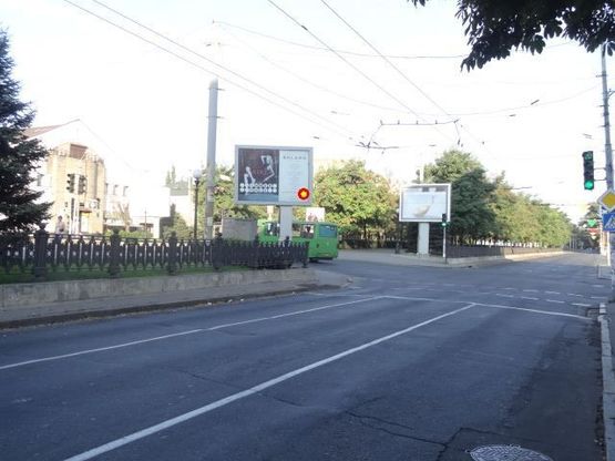 Фото рекламної площини за адресою Яворницкого пр. - Фабра ул.