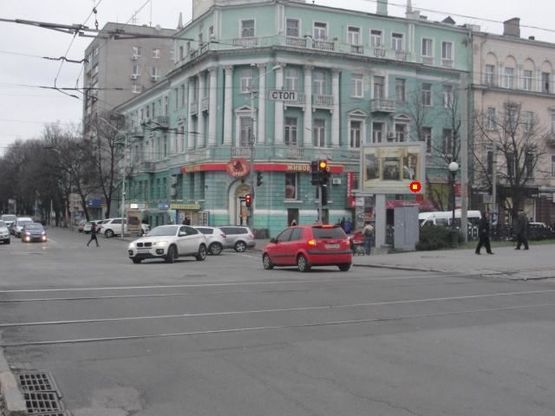 Фото рекламної площини за адресою Яворницкого пр. - Фабра ул. (в сторону Юлиуша Словацкого)